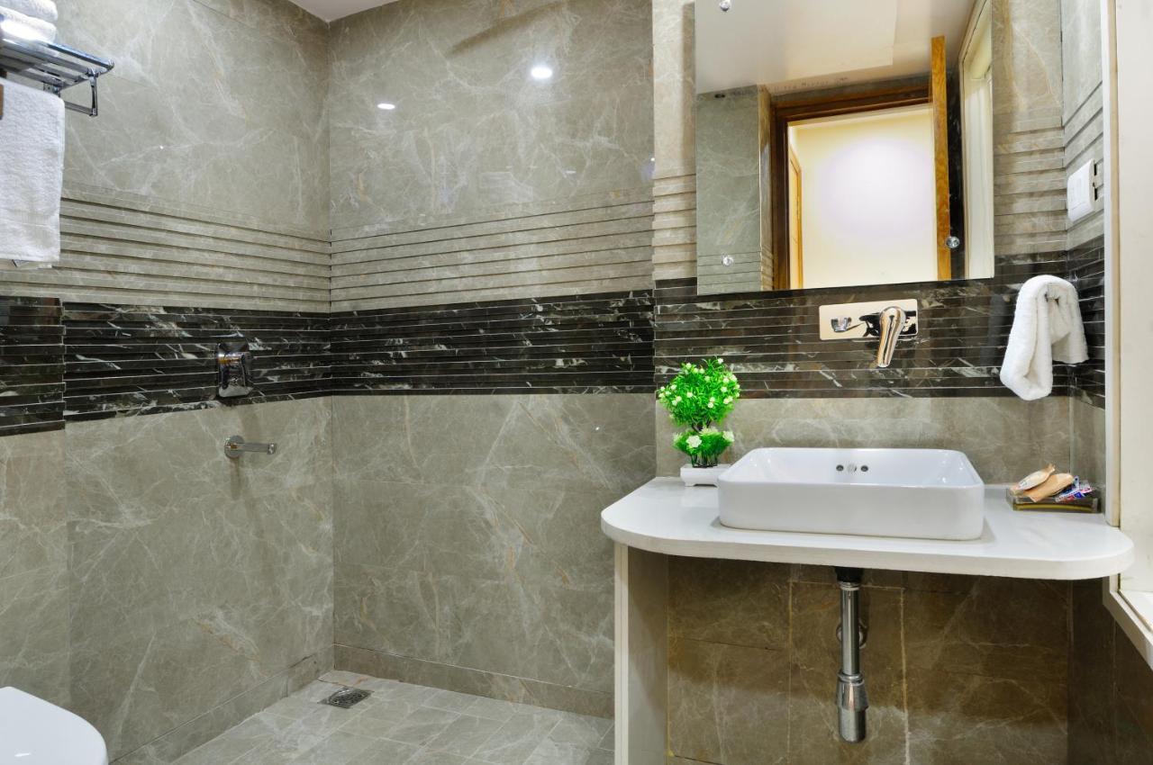 Hotel Worth Newly Bulit - นิวเดลี ภายนอก รูปภาพ
