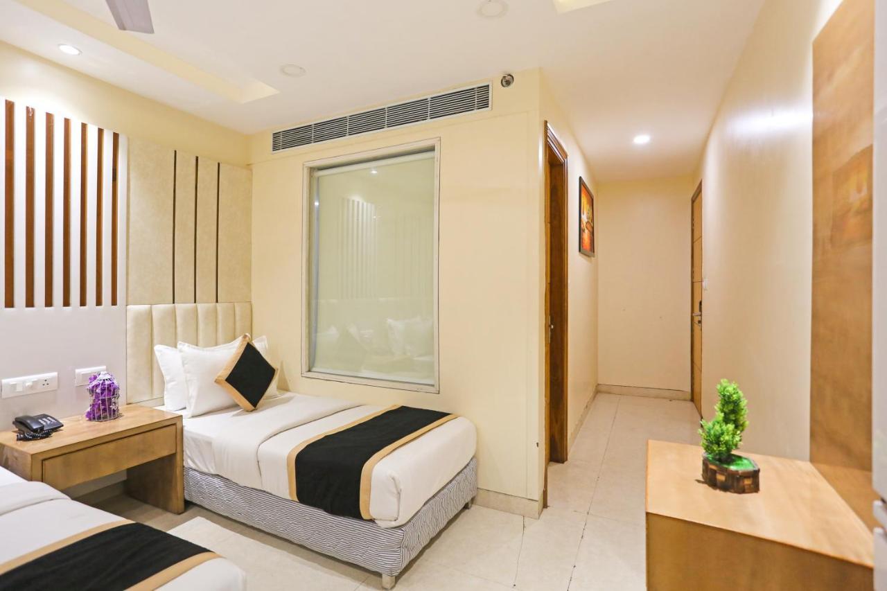 Hotel Worth Newly Bulit - นิวเดลี ภายนอก รูปภาพ