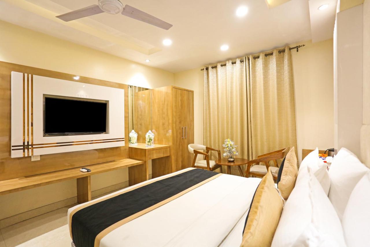 Hotel Worth Newly Bulit - นิวเดลี ภายนอก รูปภาพ