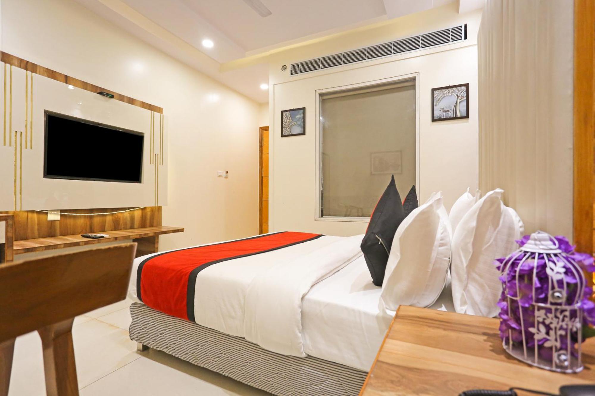 Hotel Worth Newly Bulit - นิวเดลี ภายนอก รูปภาพ